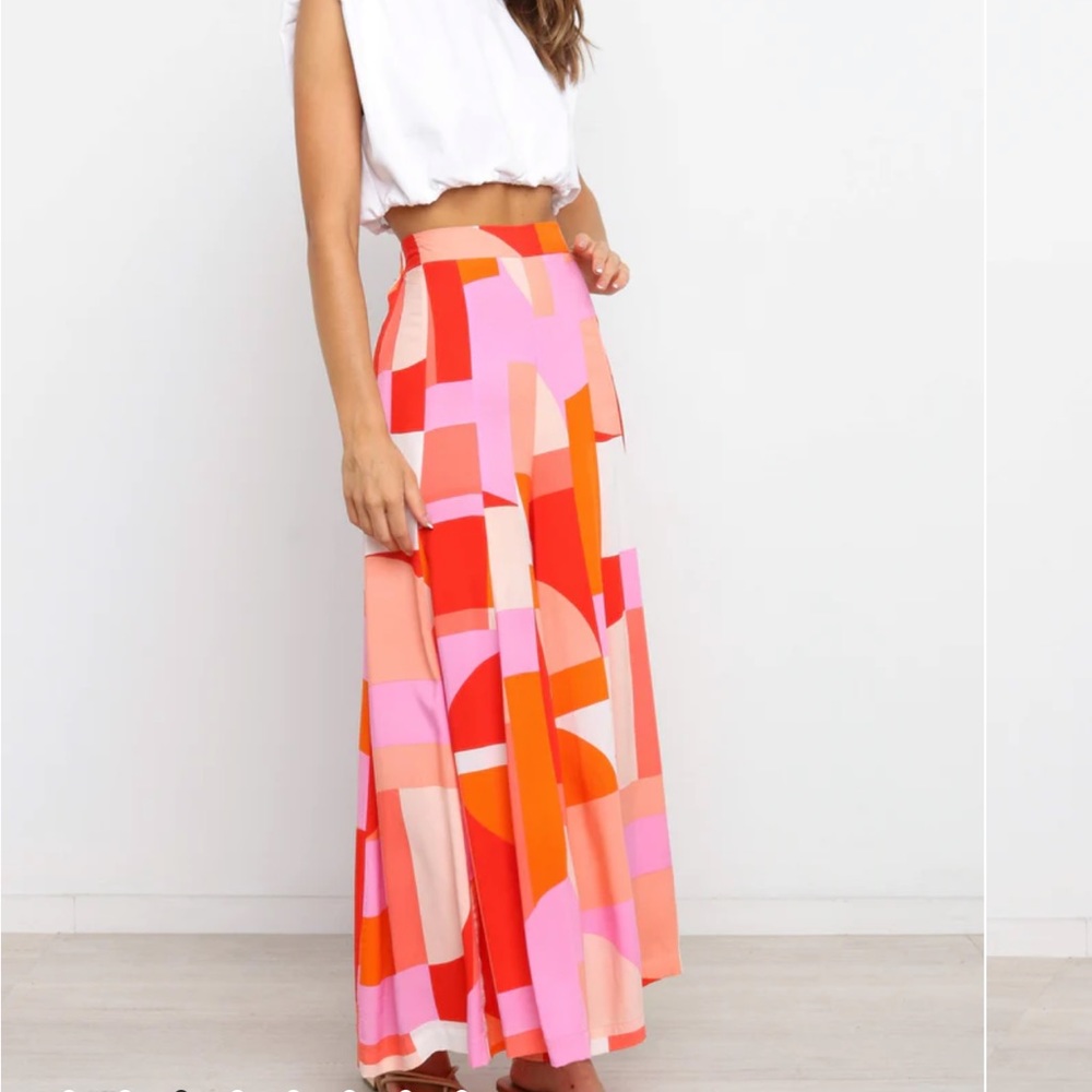 Petal and Pup- Pomoa Pant
